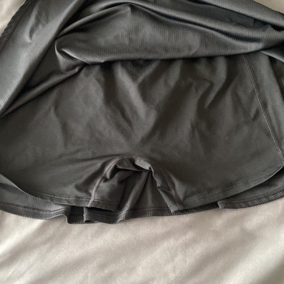 Nike tennis skirt with built in spandex size medium - Picture 6 of 6